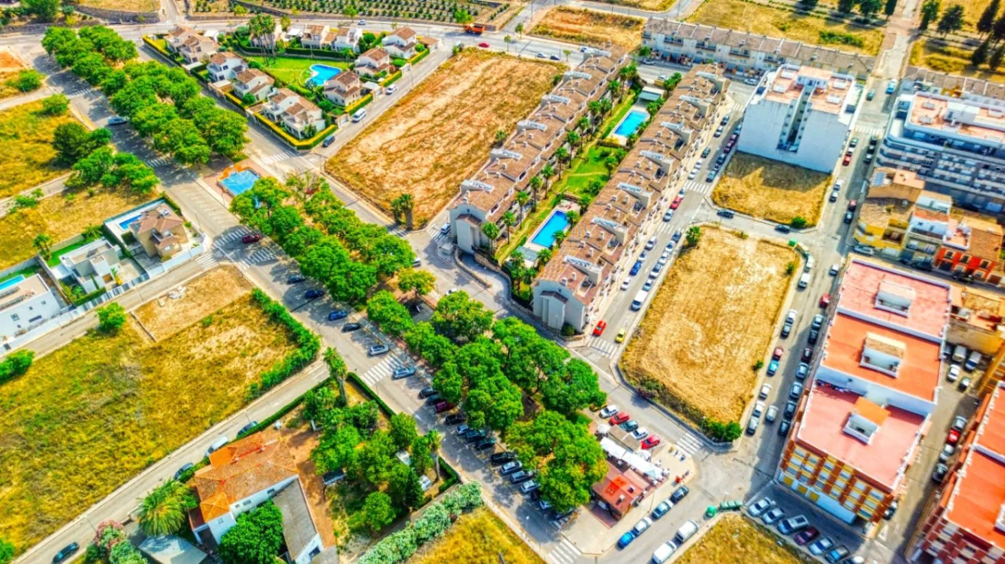 Vivir solo, cómodo y en en el centro de Pego es posible con este piso