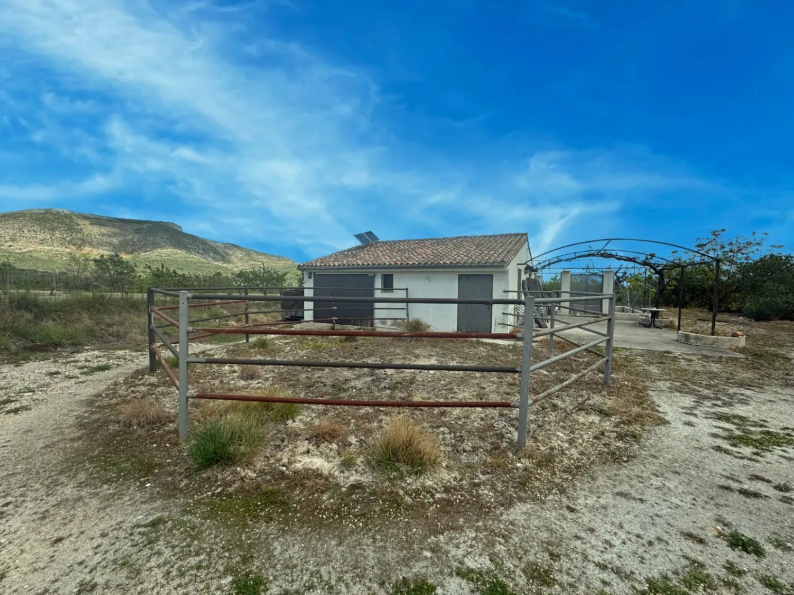 Country house for sale in Vall d'Alcalá (Alicante) and a plot of 12,000 m².