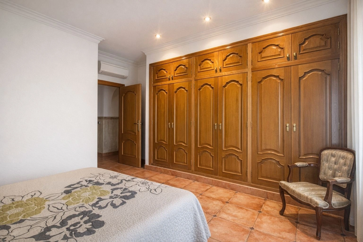 Vivienda familiar con zona wellness y gran garaje en Pego (Costa Blanca)