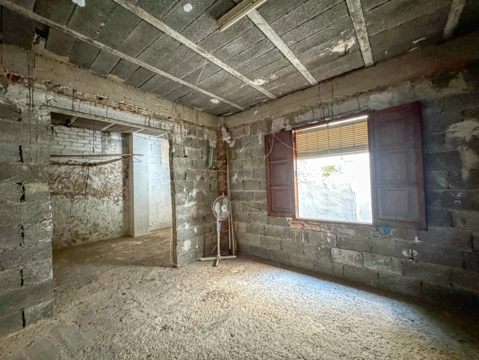 Casa para vivir o invertir en Pego, Alicante, con 4 habitaciones.
