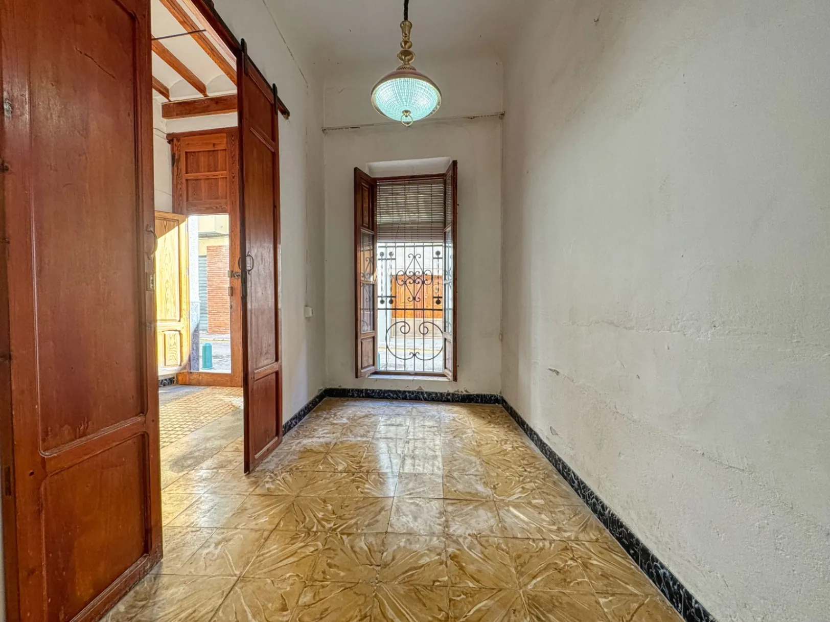 Casa para vivir o invertir en Pego, Alicante, con 4 habitaciones.