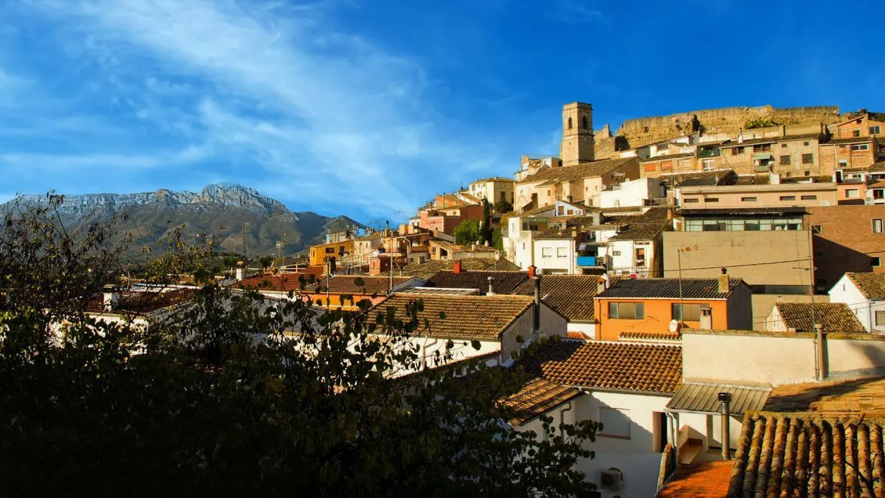 Inversión vivienda y negocio rural con licencia en Planes (Alicante)