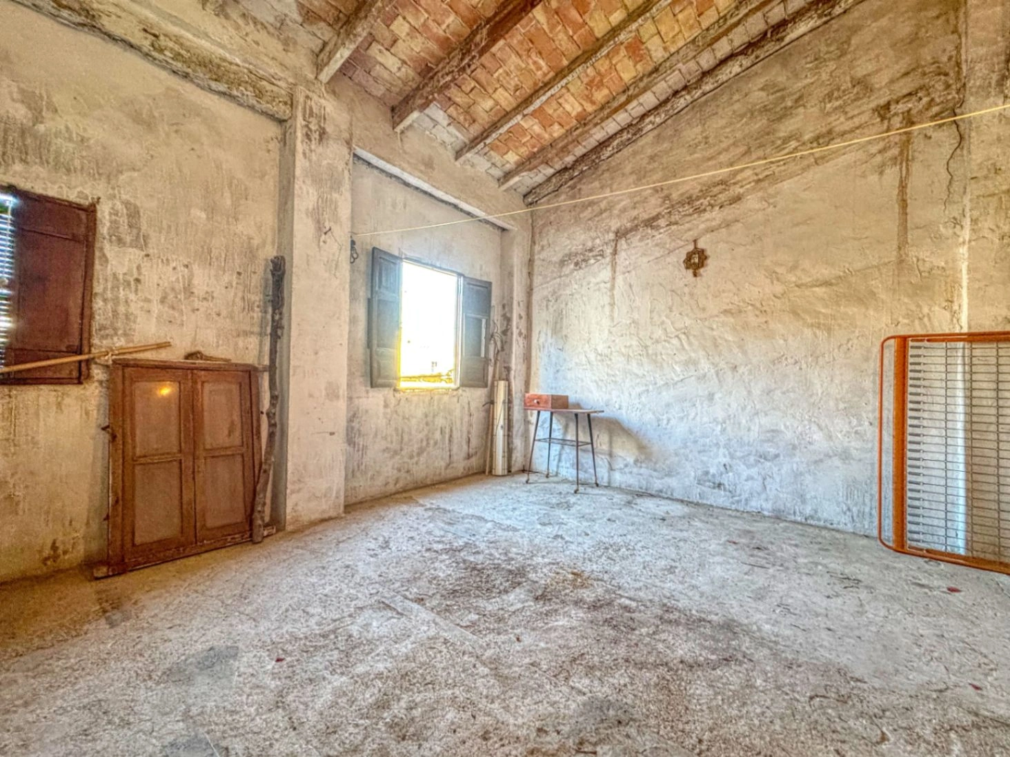 Casa para vivir o invertir en Pego, Alicante, con 4 habitaciones.