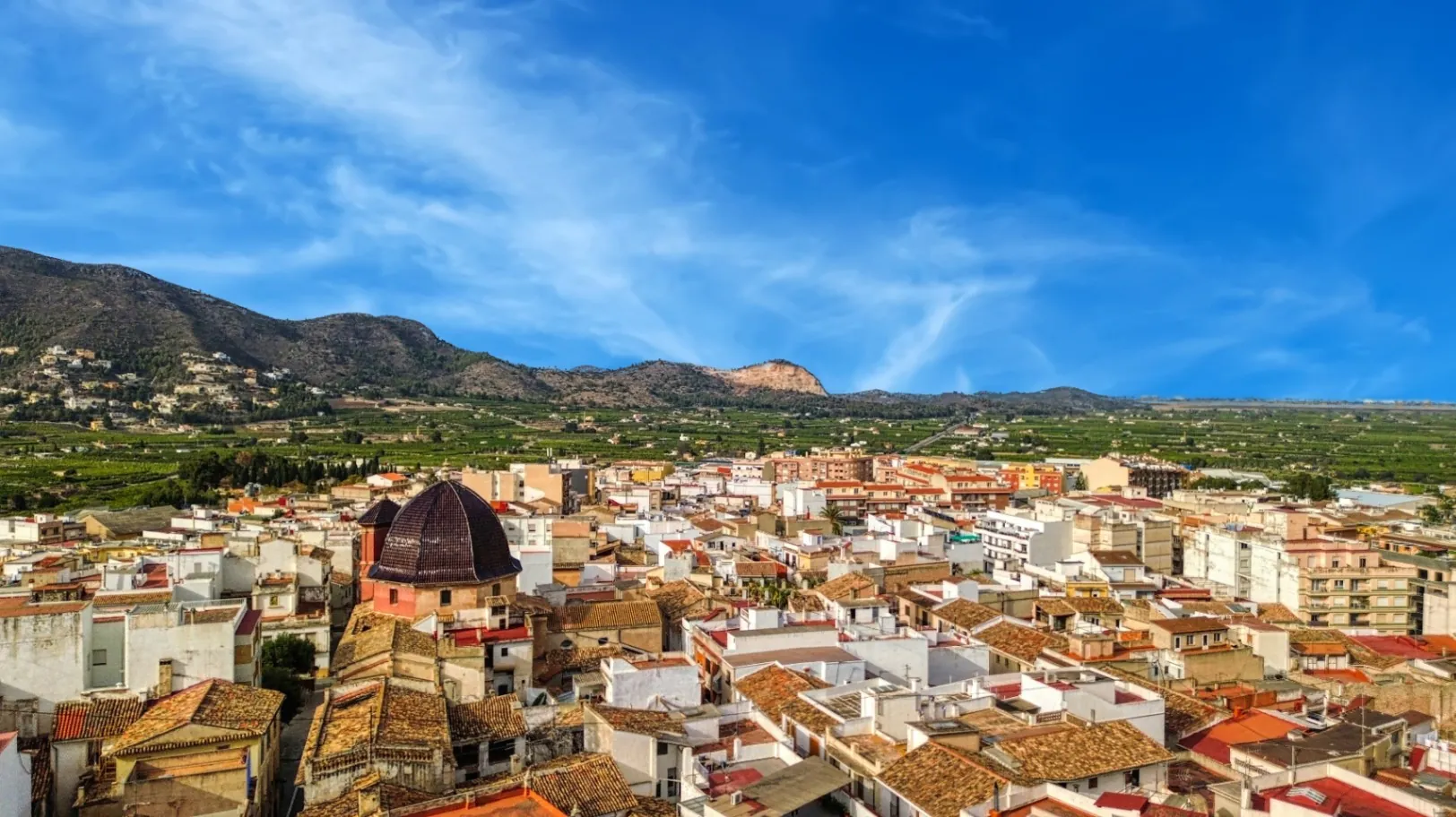 Alquiler amplio local comercial céntrico en Pego (Costa Blanca)