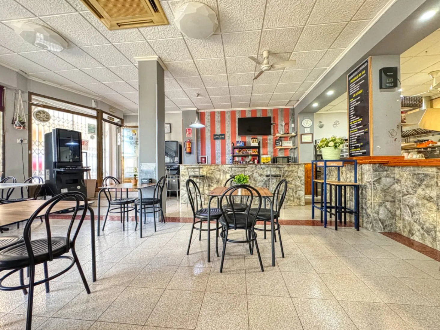 Fully operational hospitality business in Pego, Alicante
