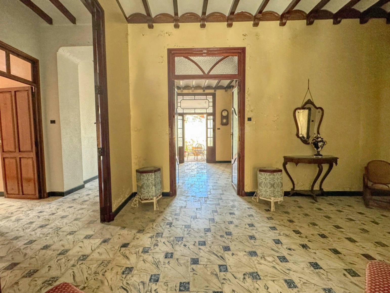 Inversión en la Costa Blanca, vivienda e ingresos económicos