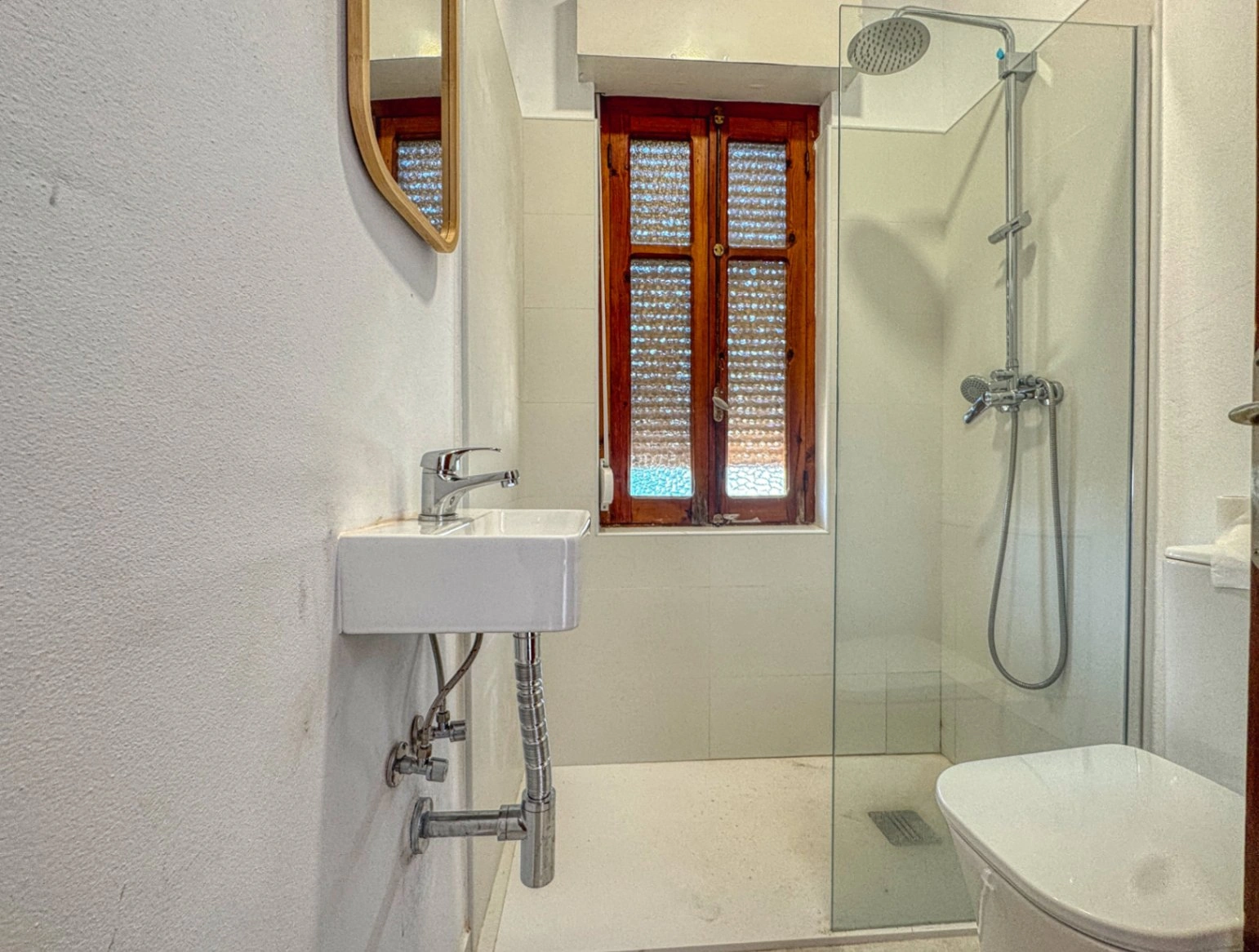 Chalet con pista de tenis y jardín en Les Rotes (Denia)