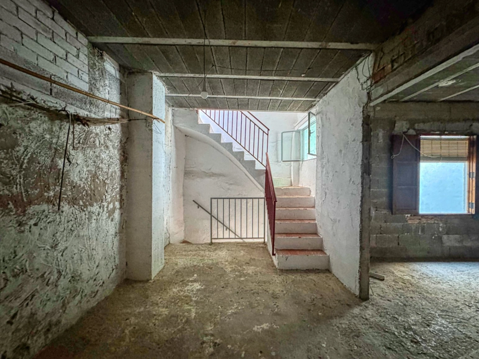 Casa para vivir o invertir en Pego, Alicante, con 4 habitaciones.