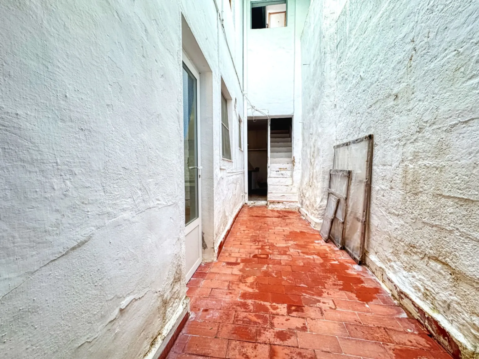 Casa para vivir o invertir en Pego, Alicante, con 4 habitaciones.