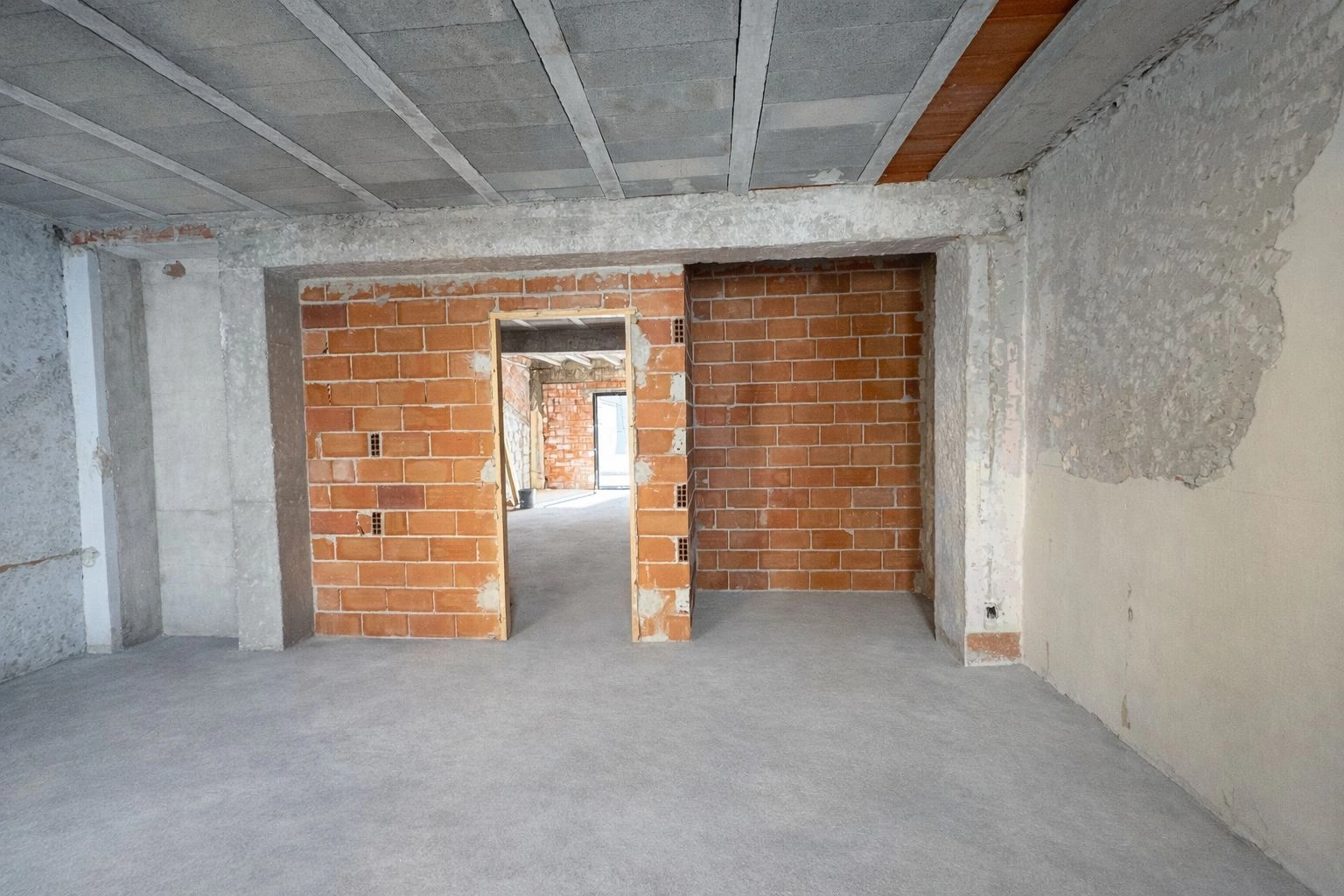 Oportunidad de inversión: casa para terminar con margen real superior al 15% en Pego