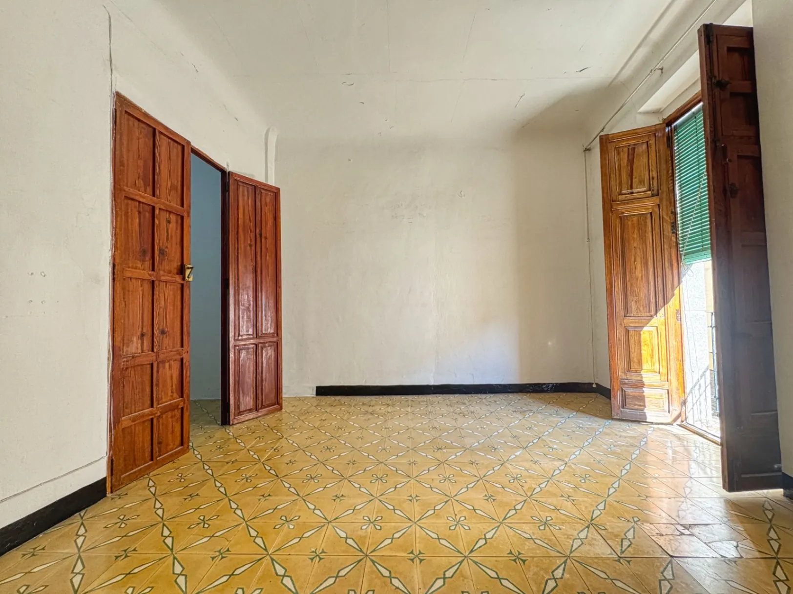 Casa para vivir o invertir en Pego, Alicante, con 4 habitaciones.