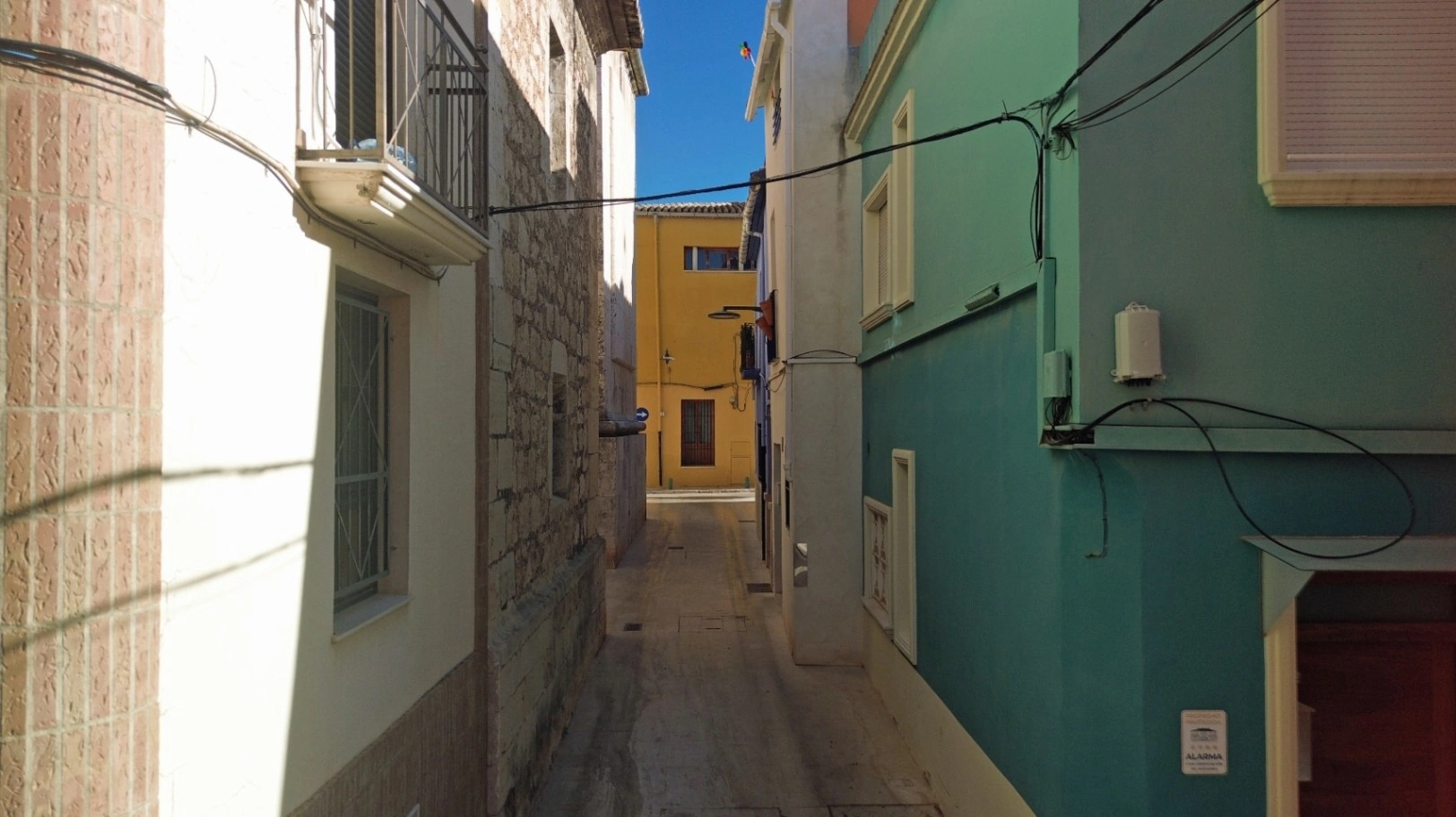 Inversión en la Costa Blanca, vivienda e ingresos económicos