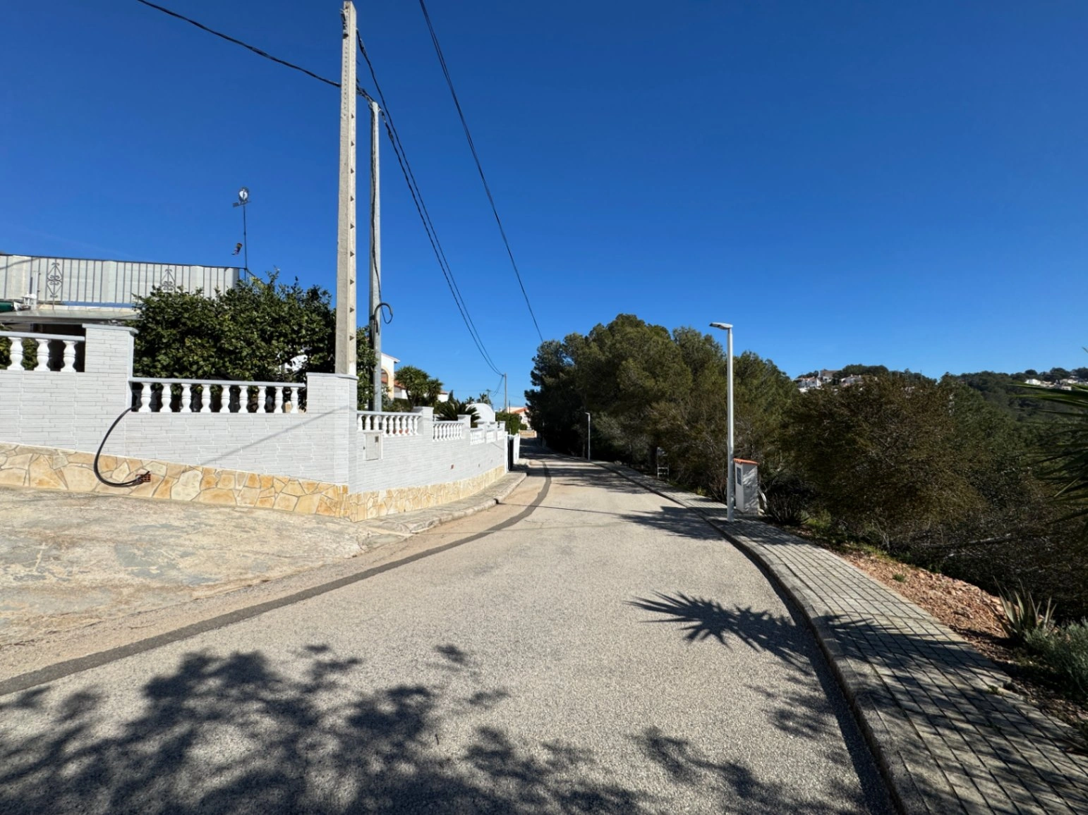 Parcelas urbanas consolidadas en venta Urbanización Tossal Gros en la Font d'En Carros (Costa Blanca)