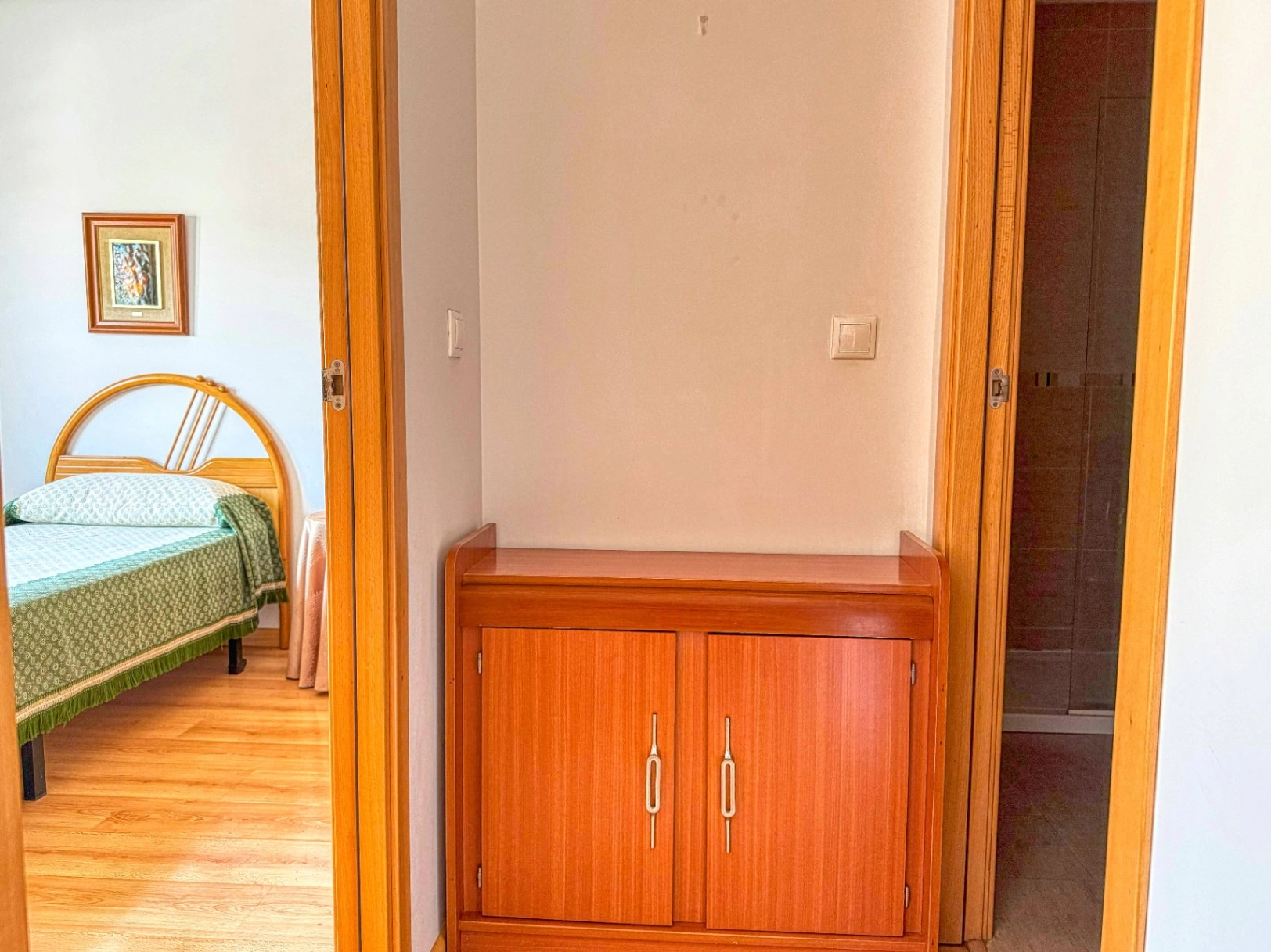 Vivir solo, cómodo y en en el centro de Pego es posible con este piso