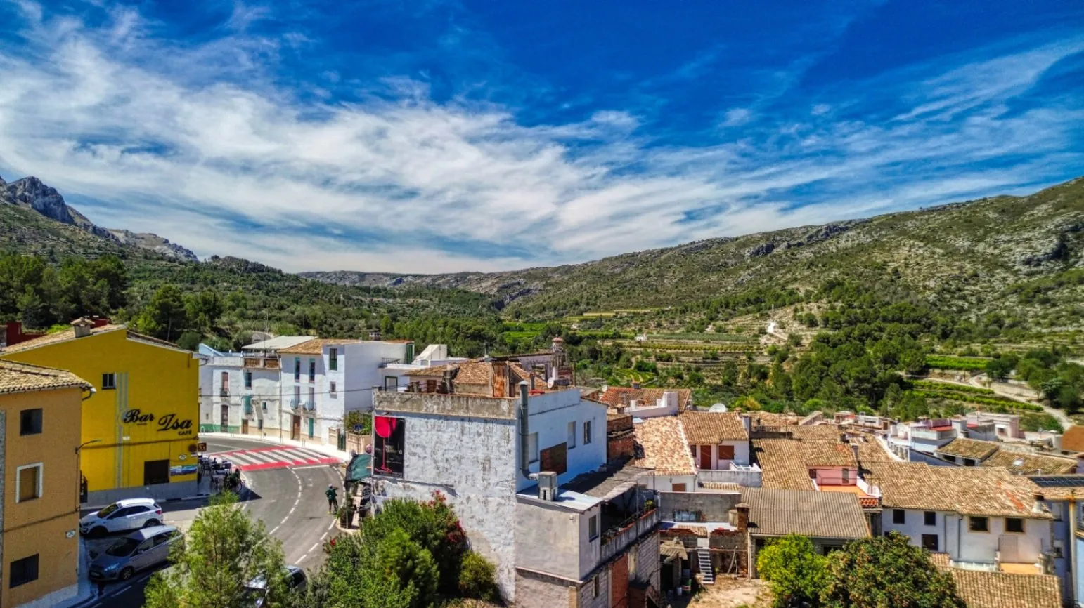 Nave comercial con posibilidad de vivienda en venta en Beniali, Vall de Gallinera.