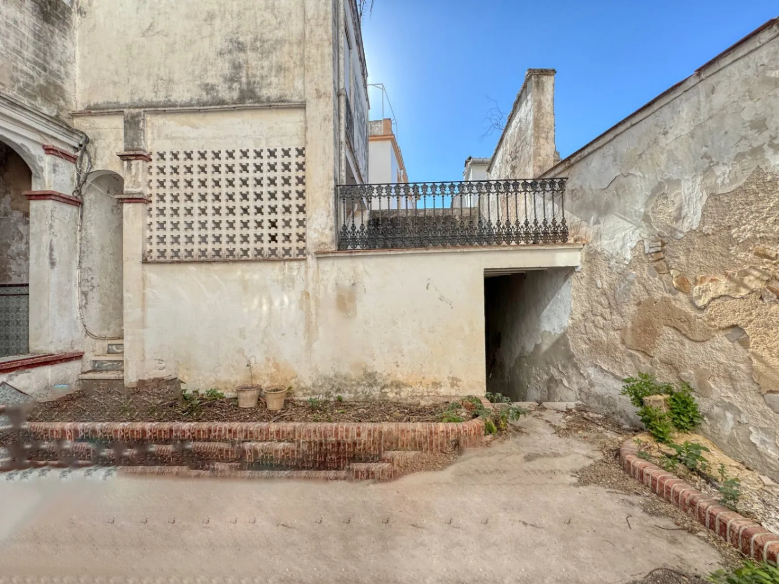 Inversión en la Costa Blanca, vivienda e ingresos económicos