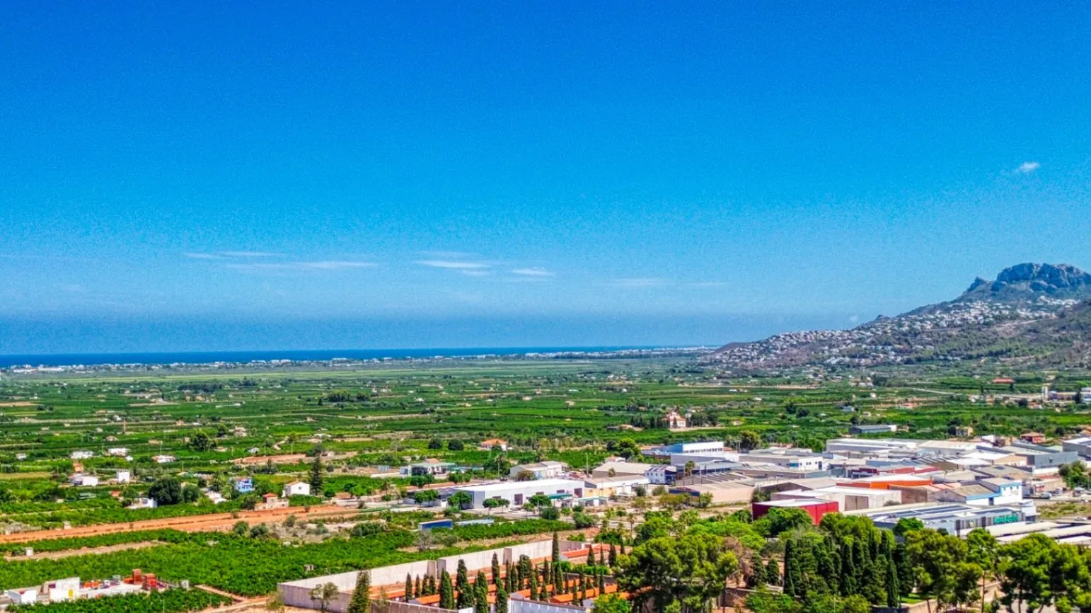 Vivienda con garaje para invertir en Pego (cerca de Denia)