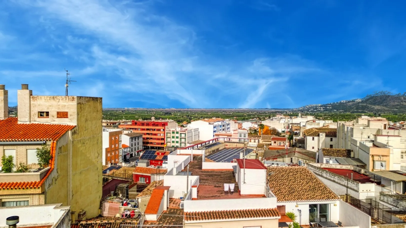 Alquiler amplio local comercial céntrico en Pego (Costa Blanca)