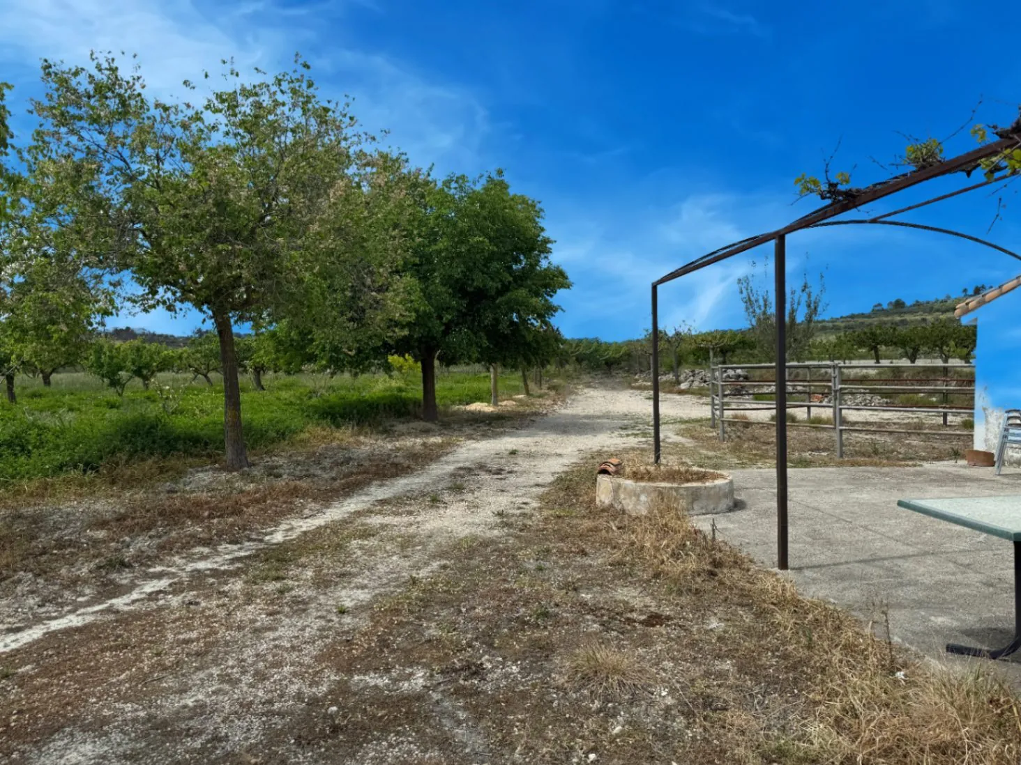 Country house for sale in Vall d'Alcalá (Alicante) and a plot of 12,000 m².