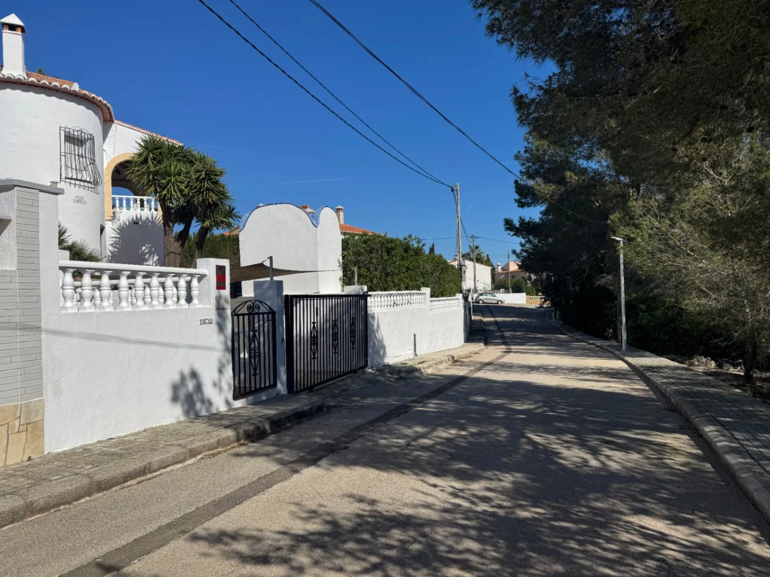 Parcelas urbanas consolidadas en venta Urbanización Tossal Gros en la Font d'En Carros (Costa Blanca)