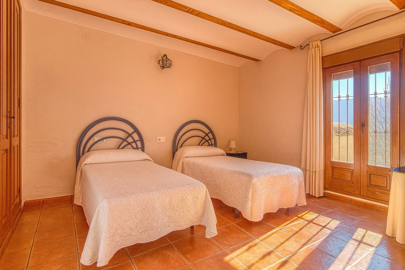 Inversión vivienda y negocio rural con licencia en Planes (Alicante)