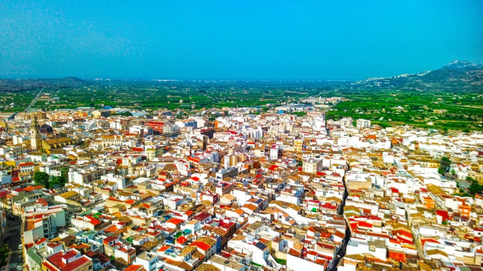 Vivienda con garaje para invertir en Pego (cerca de Denia)