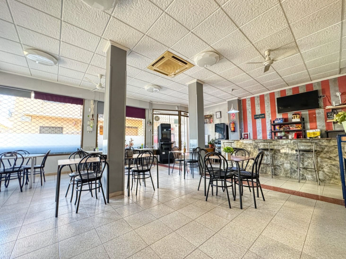 Fully operational hospitality business in Pego, Alicante