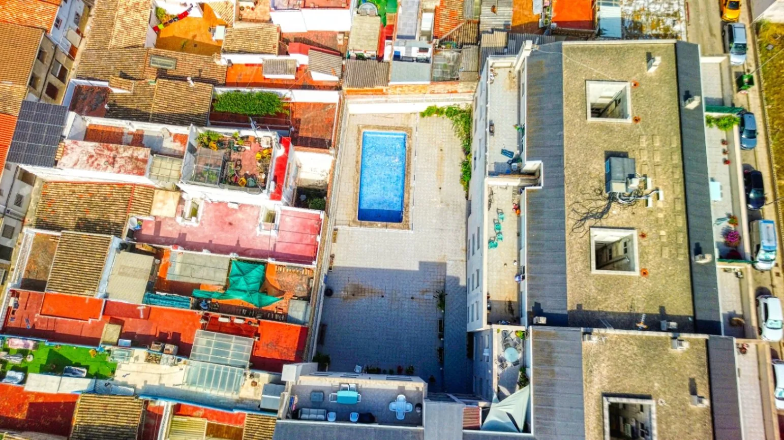 Vivir solo, cómodo y en en el centro de Pego es posible con este piso