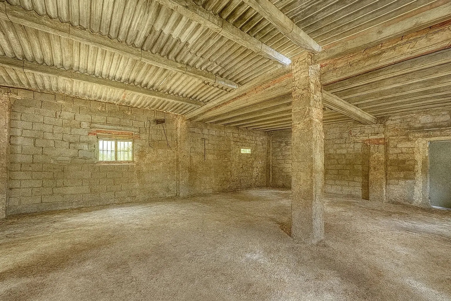 Nave comercial con posibilidad de vivienda en venta en Beniali, Vall de Gallinera.