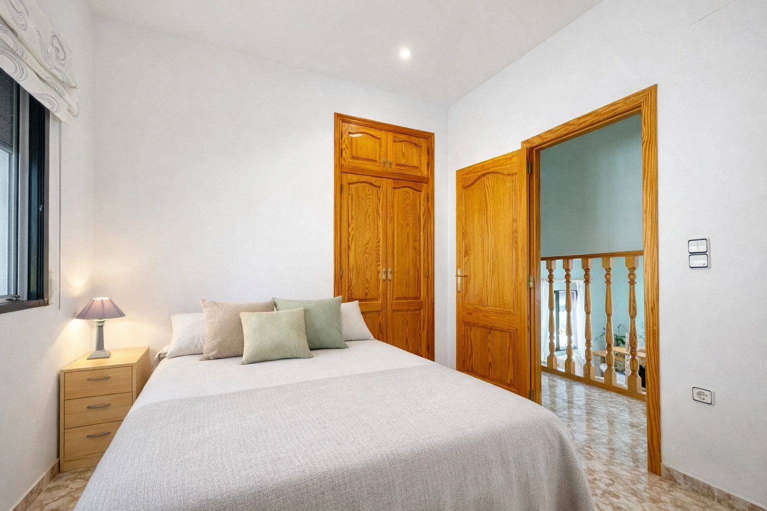 Chalet en venta de 5 dormitorios en Pego, Alicante.