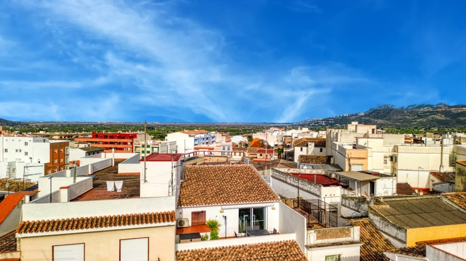 Alquiler amplio local comercial céntrico en Pego (Costa Blanca)