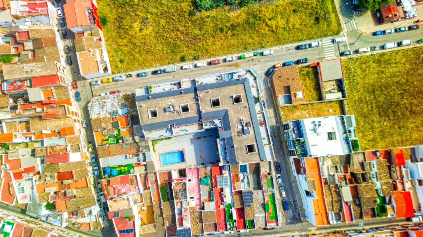Vivir solo, cómodo y en en el centro de Pego es posible con este piso