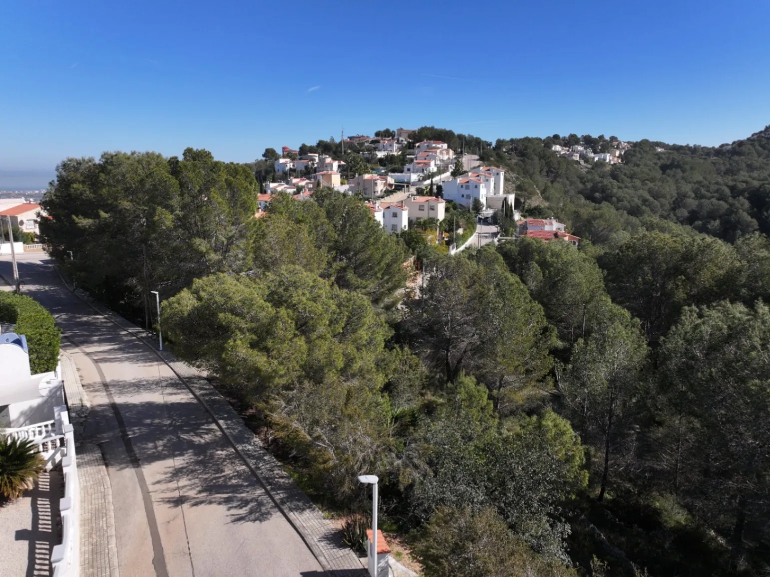 Parcelas urbanas consolidadas en venta Urbanización Tossal Gros en la Font d'En Carros (Costa Blanca)