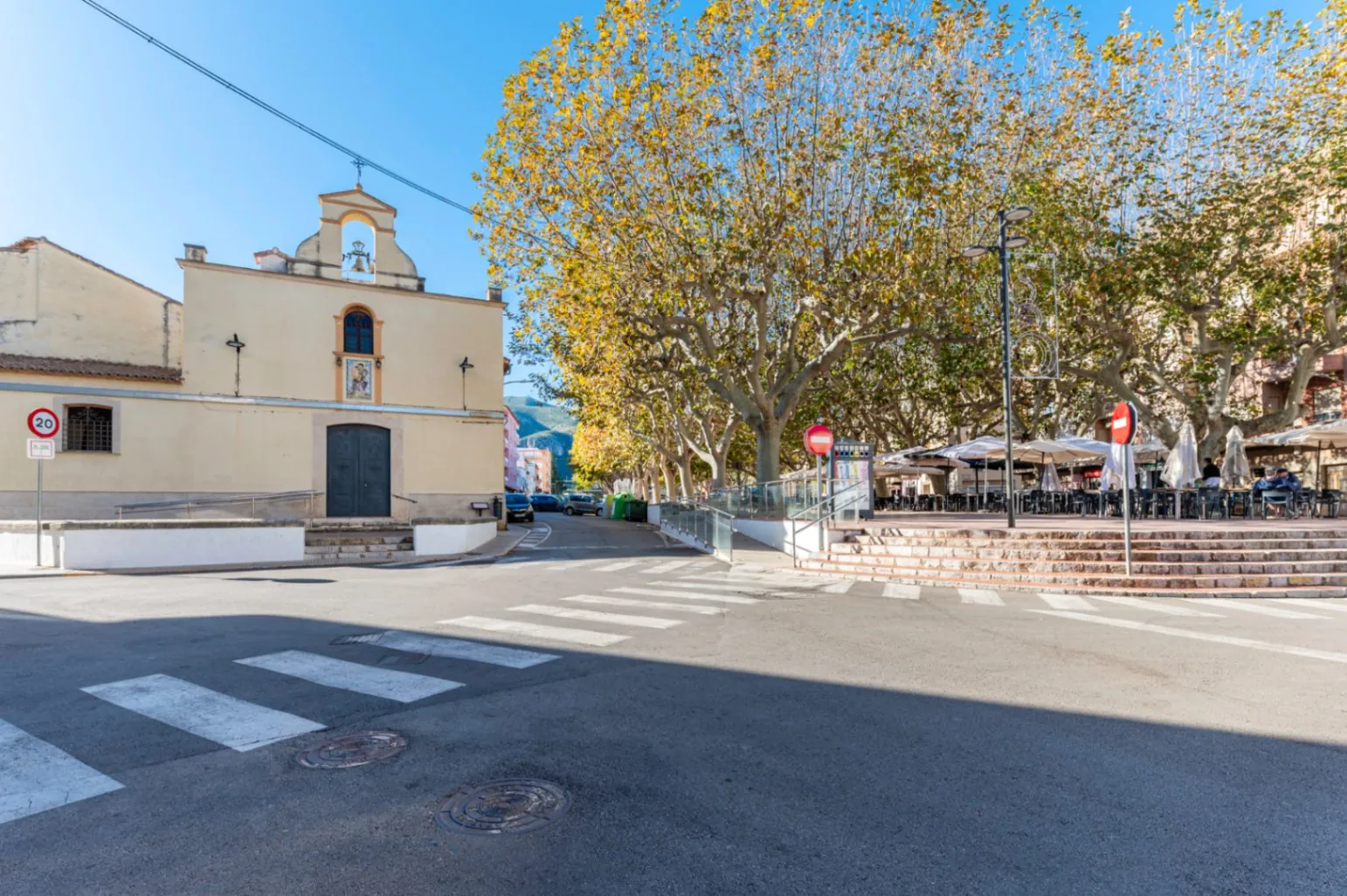 Casa con patio y piscina en Pego (Costa Blanca)