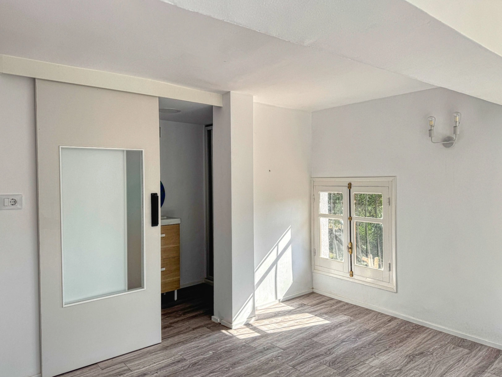 Chalet con pista de tenis y jardín en Les Rotes (Denia)