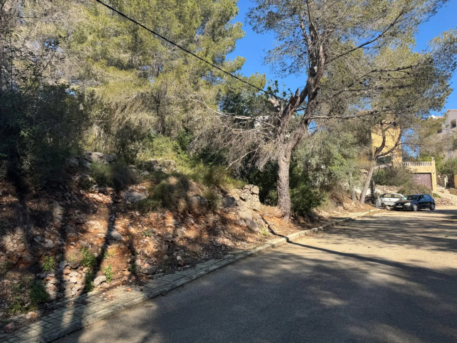 Parcelas urbanas consolidadas en venta Urbanización Tossal Gros en la Font d'En Carros (Costa Blanca)