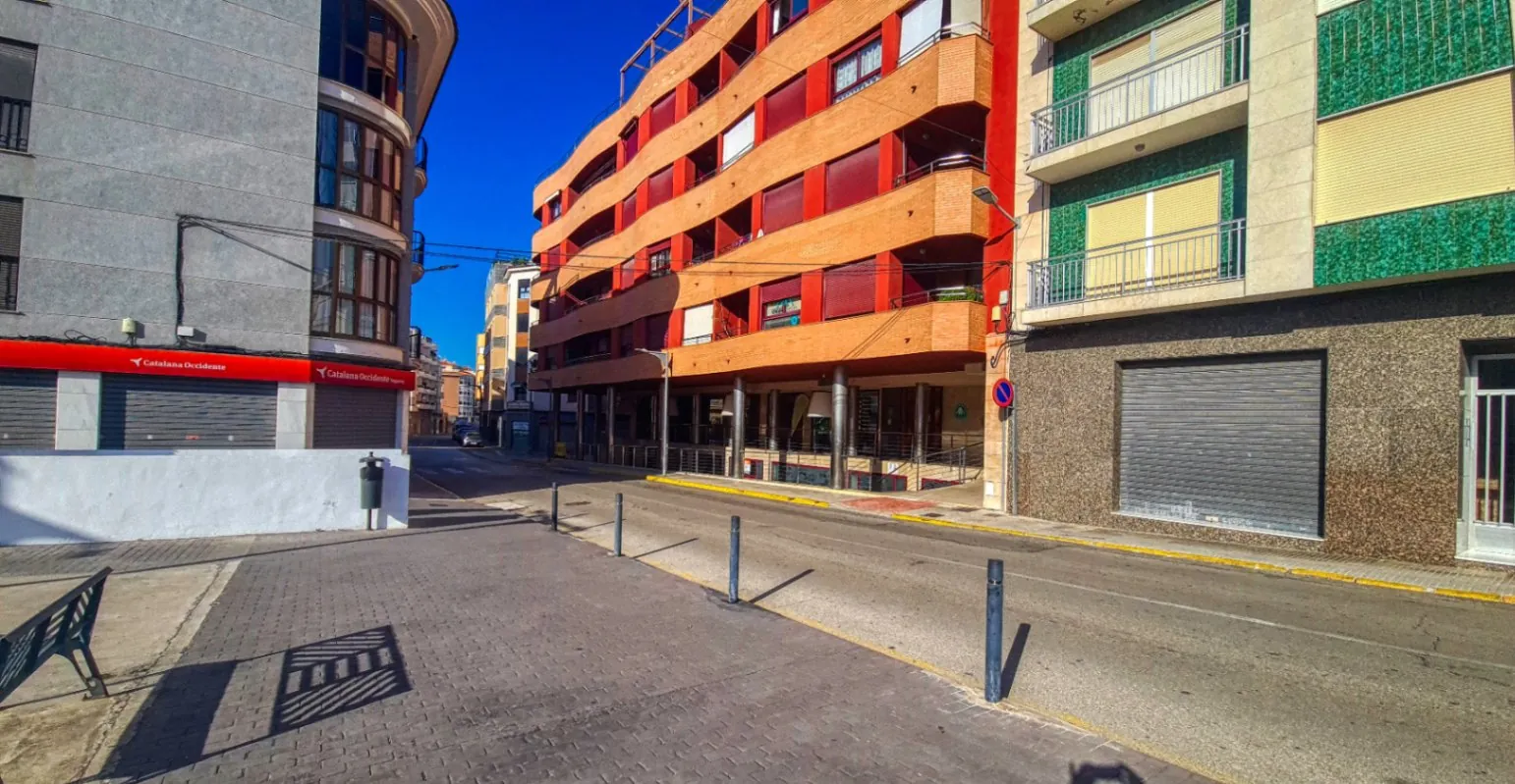 Alquiler amplio local comercial céntrico en Pego (Costa Blanca)