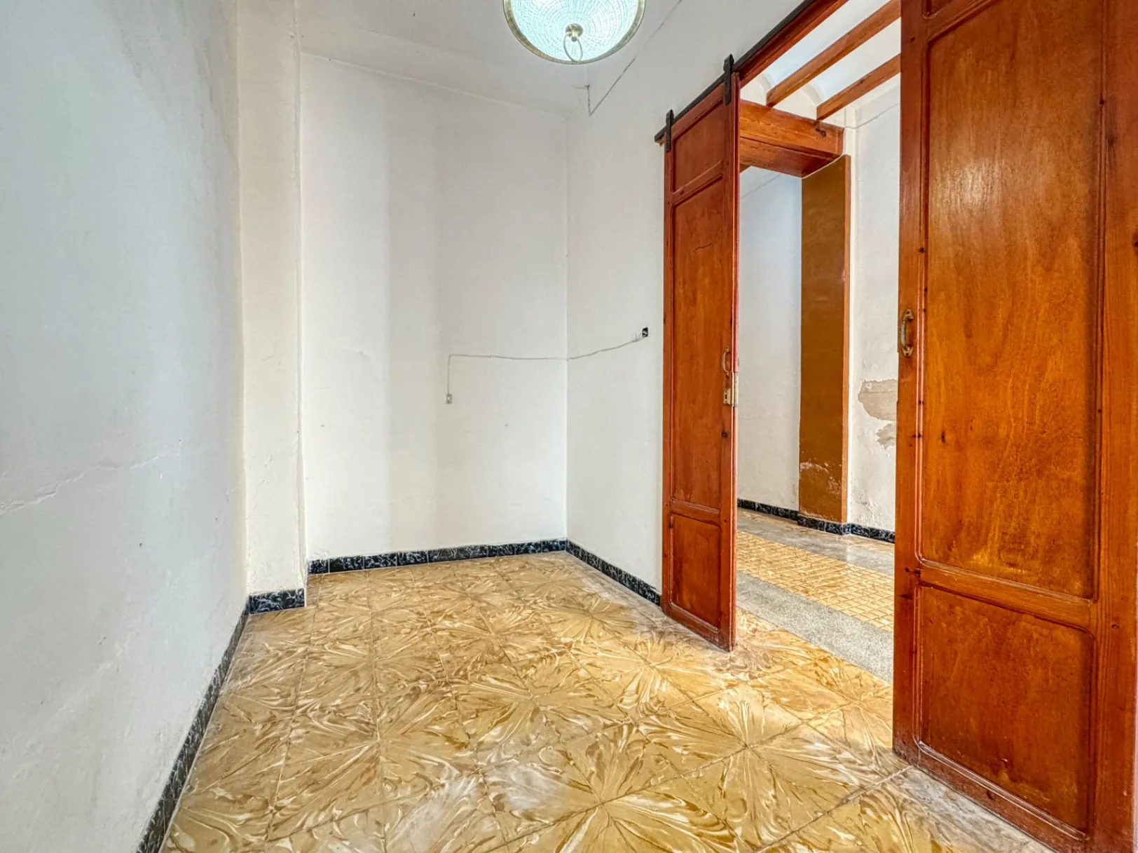 Casa para vivir o invertir en Pego, Alicante, con 4 habitaciones.