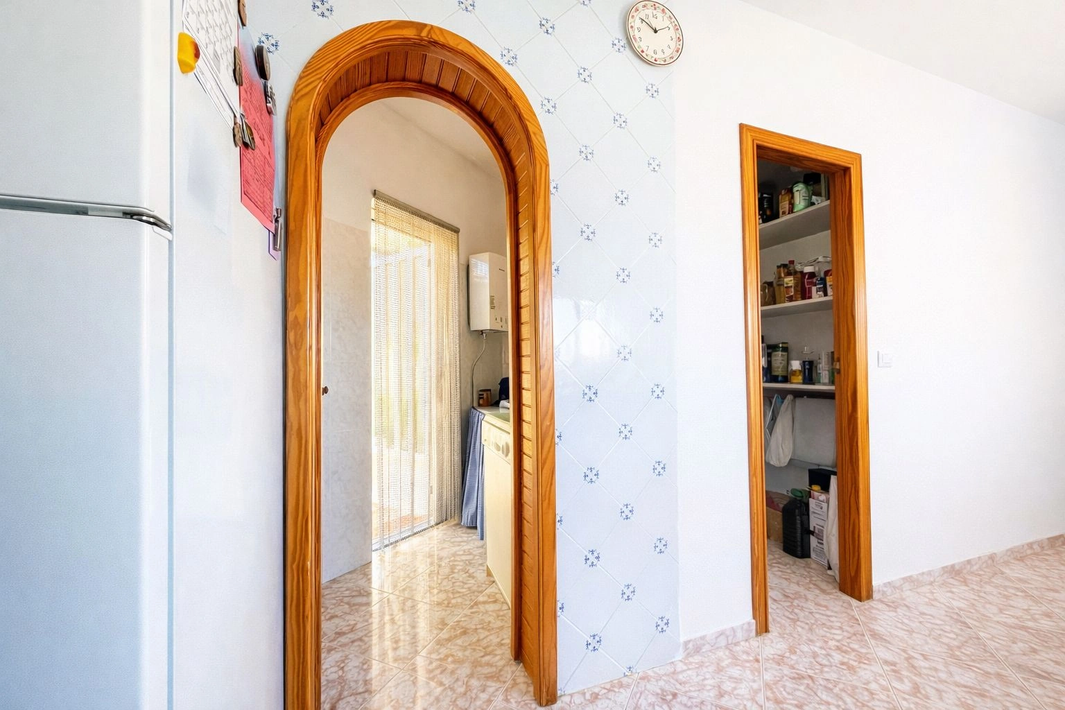 Chalet en venta de 5 dormitorios en Pego, Alicante.