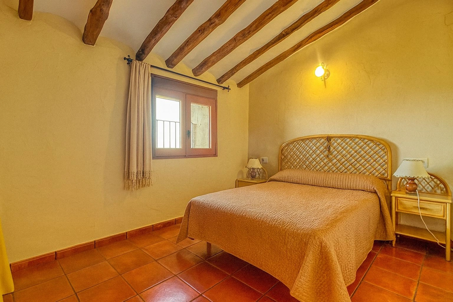 Inversión vivienda y negocio rural con licencia en Planes (Alicante)