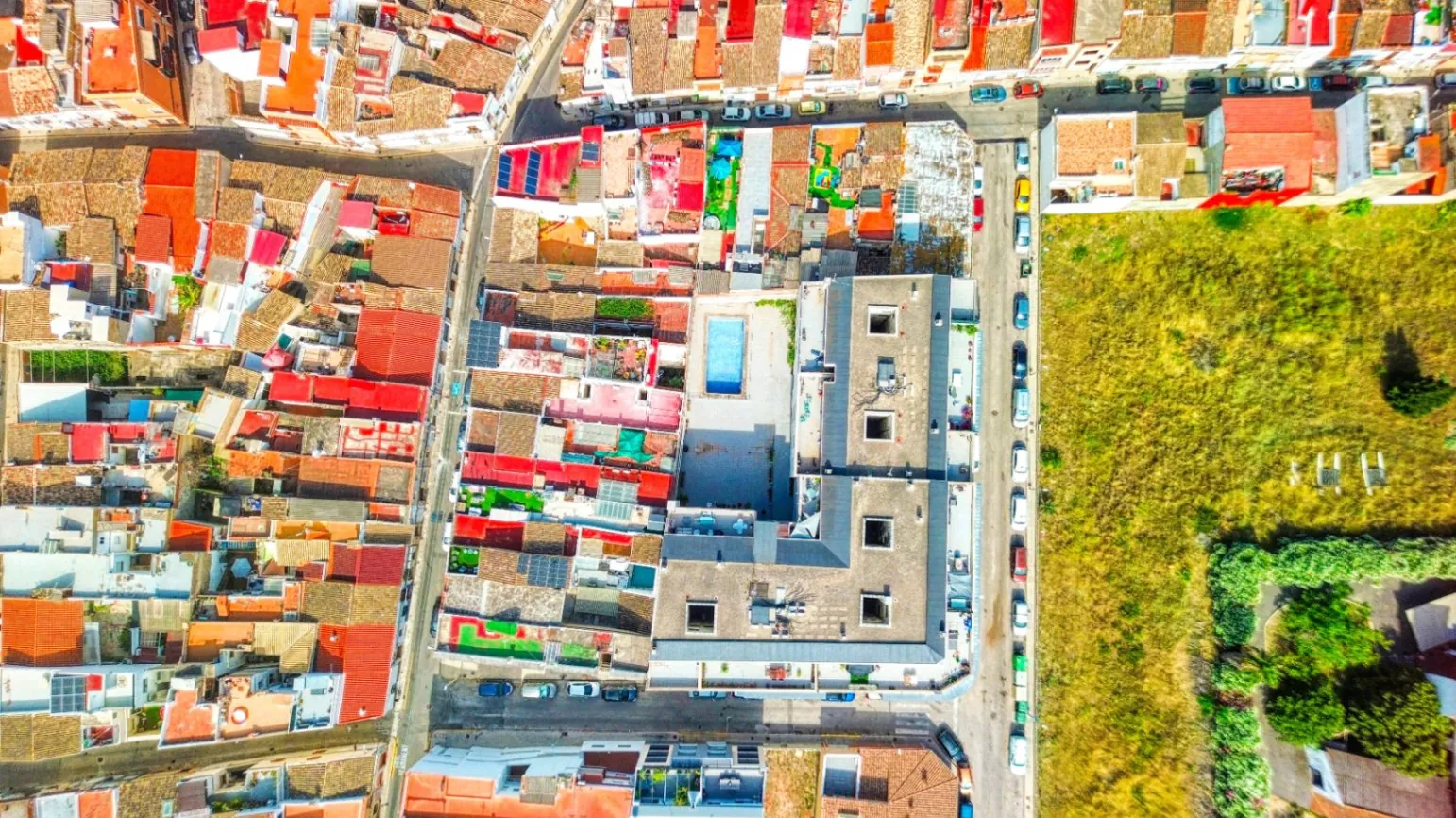 Vivir solo, cómodo y en en el centro de Pego es posible con este piso