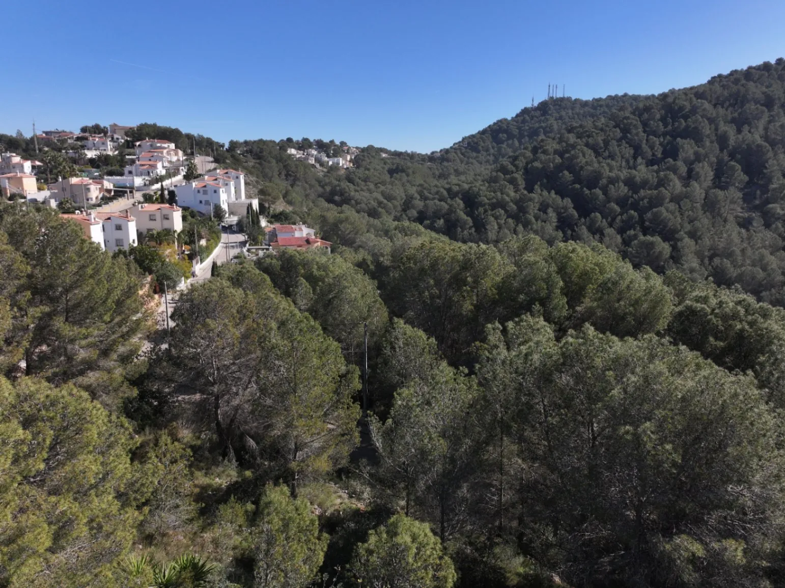 Parcelas urbanas consolidadas en venta Urbanización Tossal Gros en la Font d'En Carros (Costa Blanca)