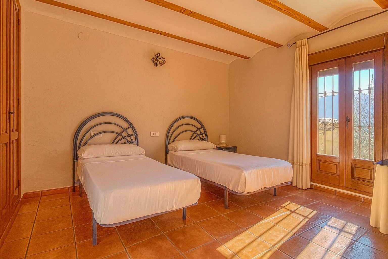 Inversión vivienda y negocio rural con licencia en Planes (Alicante)