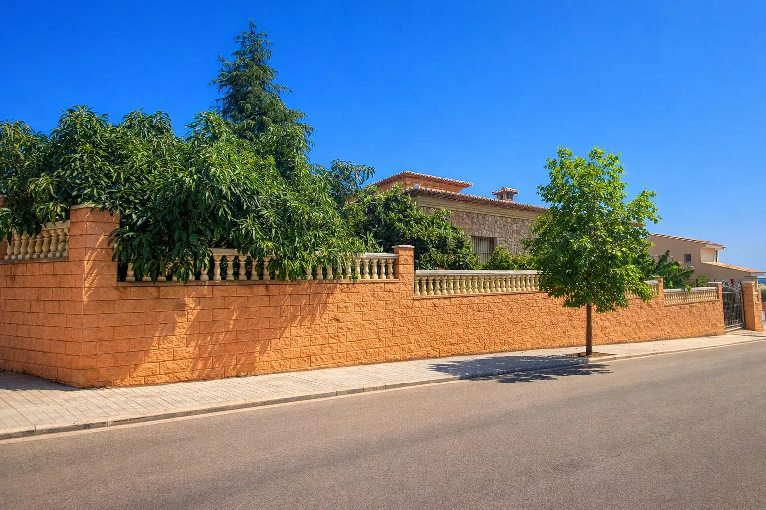 Vivienda familiar con zona wellness y gran garaje en Pego (Costa Blanca)