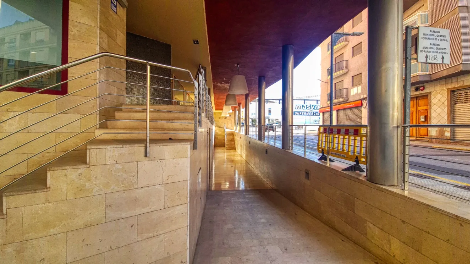 Alquiler amplio local comercial céntrico en Pego (Costa Blanca)