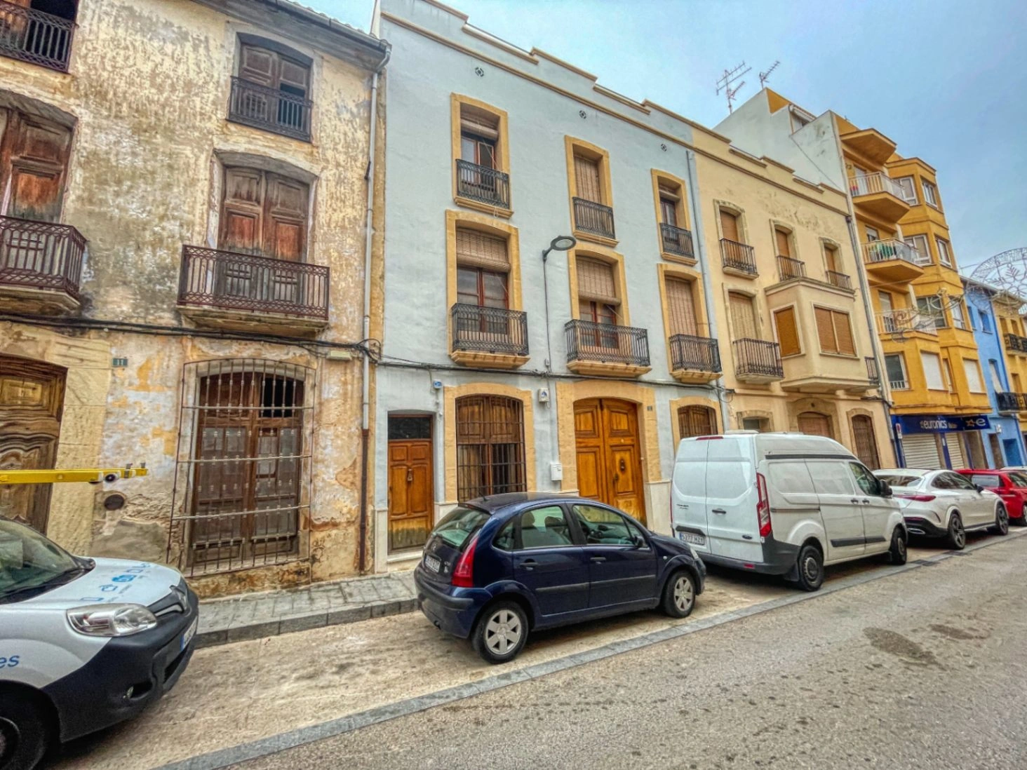 House with 13 rooms and 422 m² in the heart of Pego (03780)