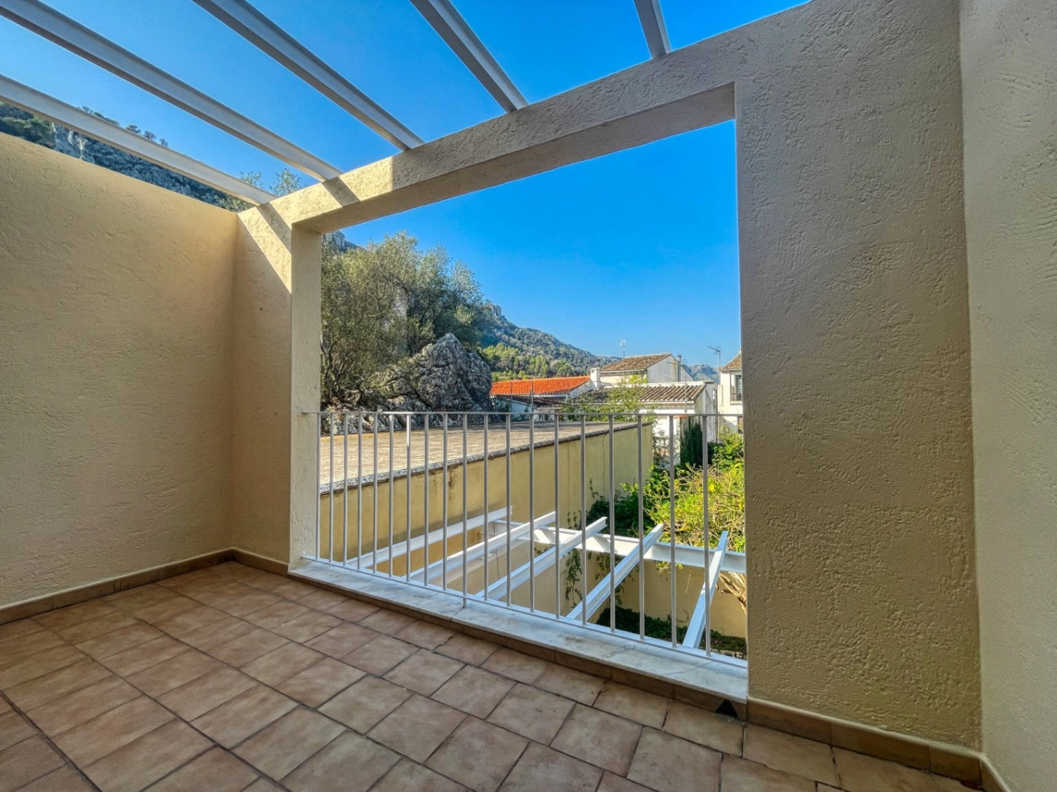 Duplex with garden and views in Benirrama (03788)