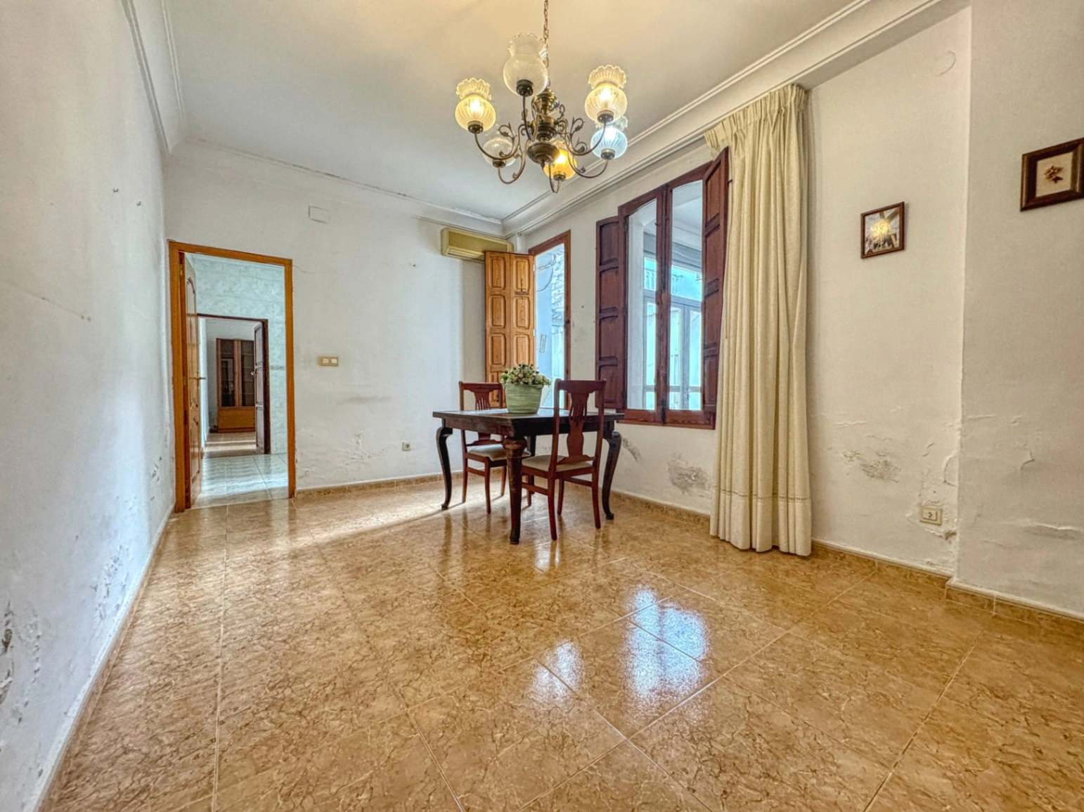 House with 13 rooms and 422 m² in the heart of Pego (03780)