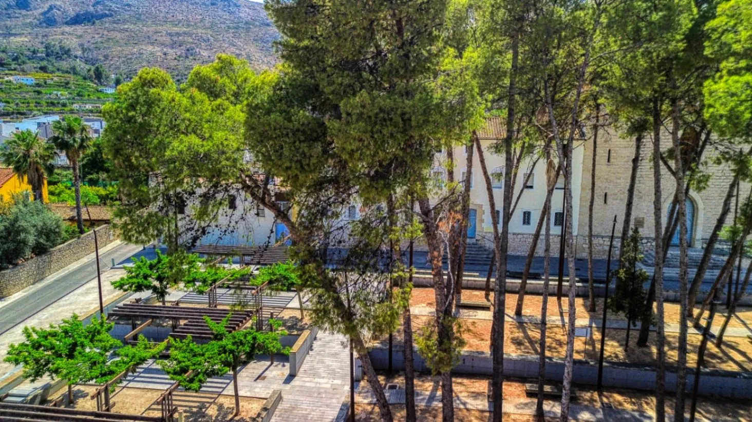 House with 13 rooms and 422 m² in the heart of Pego (03780)