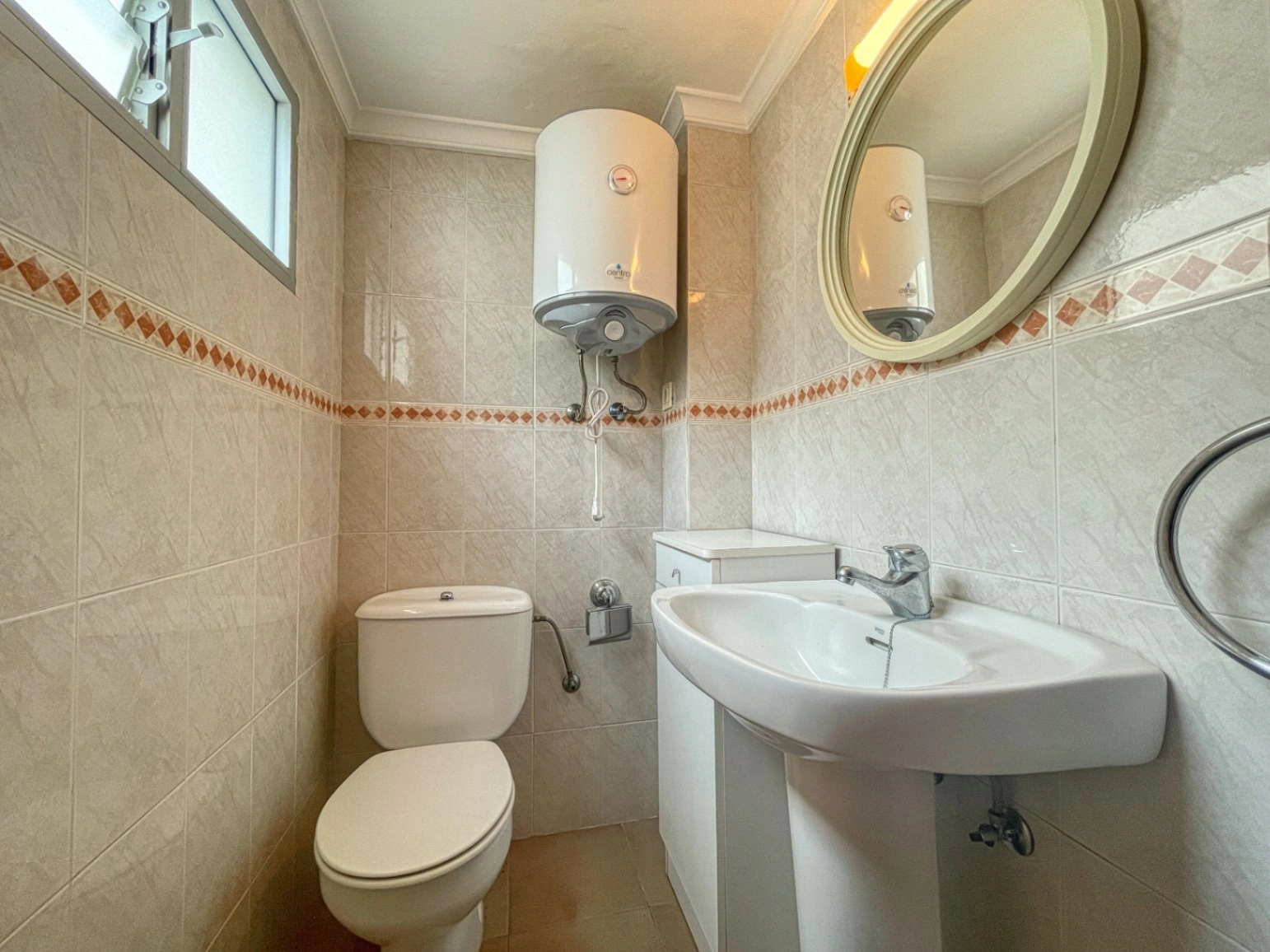 House with 13 rooms and 422 m² in the heart of Pego (03780)